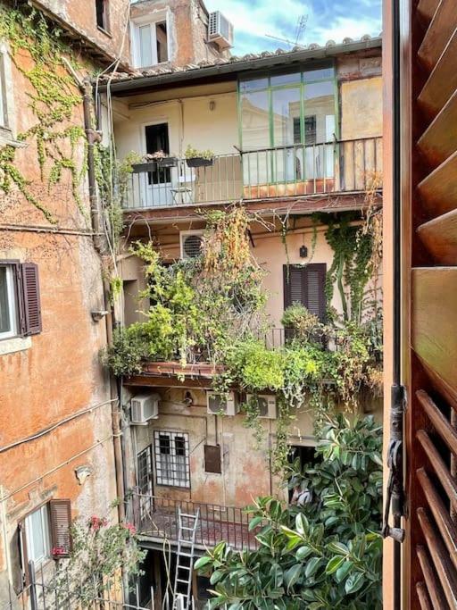 Lovely Apartment In Via Della Scala, Trastevere Rom Exteriör bild