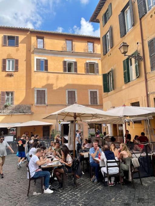 Lovely Apartment In Via Della Scala, Trastevere Rom Exteriör bild